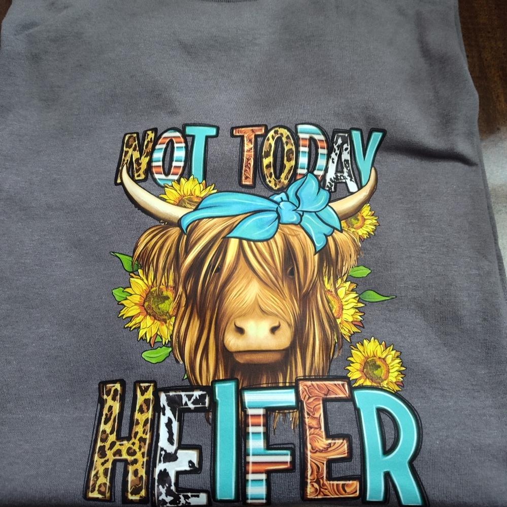 Gray Graphic T-shirt with Sunflower and Cow Design